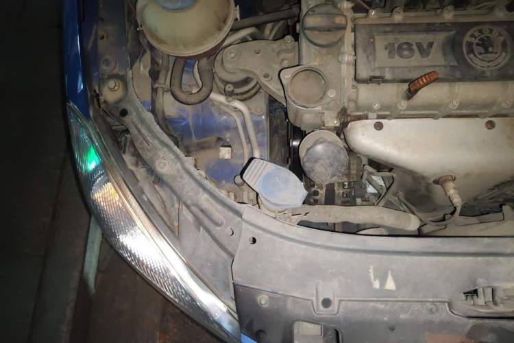 Used Skoda Fabia 2012 1.6L Automatic Crystal Edition Engine Bay Right