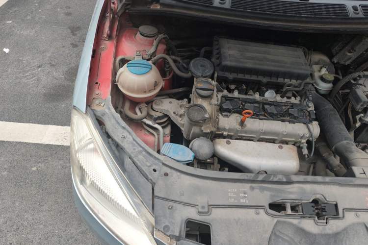 Used Skoda Fabia 2012 1.4L Automatic Crystal Edition Engine Bay Right