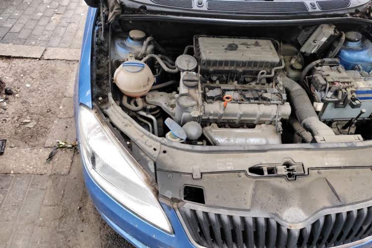 Used Skoda Fabia 2012 1.4L Automatic Crystal Edition Engine Bay Right