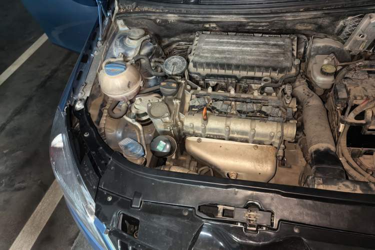 Used Skoda Fabia 2012 1.4L Automatic Crystal Edition Engine Bay Right