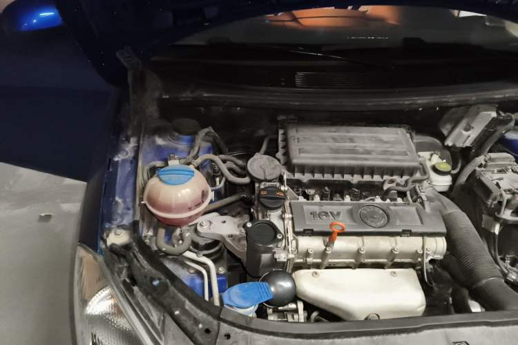 Used Skoda Fabia 2012 1.4L Automatic Crystal Edition Engine Bay Right