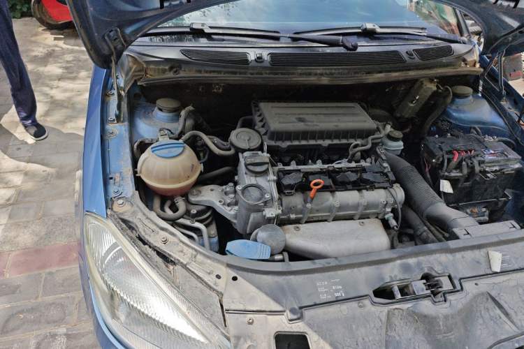 Used Skoda Fabia 2012 1.4L Manual Crystal Edition Engine Bay Right
