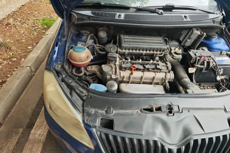 Used Skoda Fabia 2012 1.4L Manual Crystal Edition Engine Bay Right