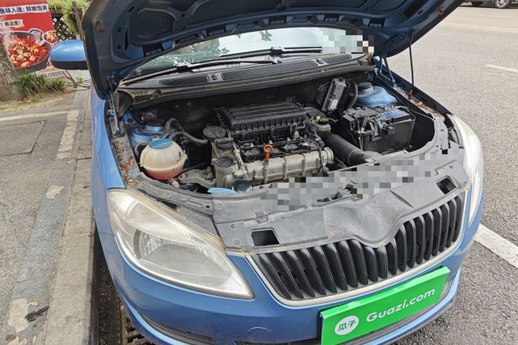 Used Skoda Fabia 2012 1.4L Manual Crystal Edition Engine Bay Right