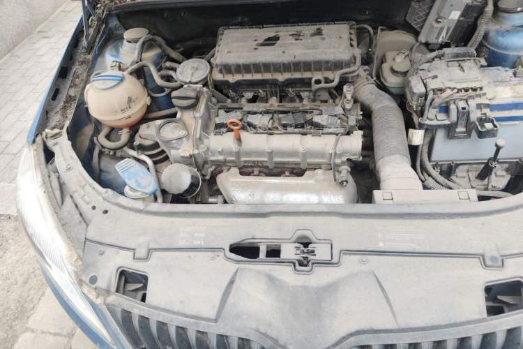 Used Skoda Fabia 2012 1.4L Automatic Crystal Edition Engine Bay Right