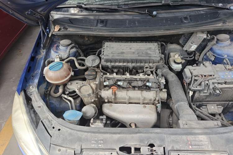 Used Skoda Fabia 2012 1.4L Manual Crystal Edition Engine Bay Right