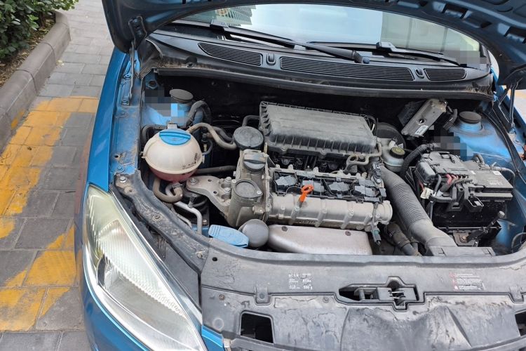 Used Skoda Fabia 2012 1.4L Automatic Crystal Edition Engine Bay Right