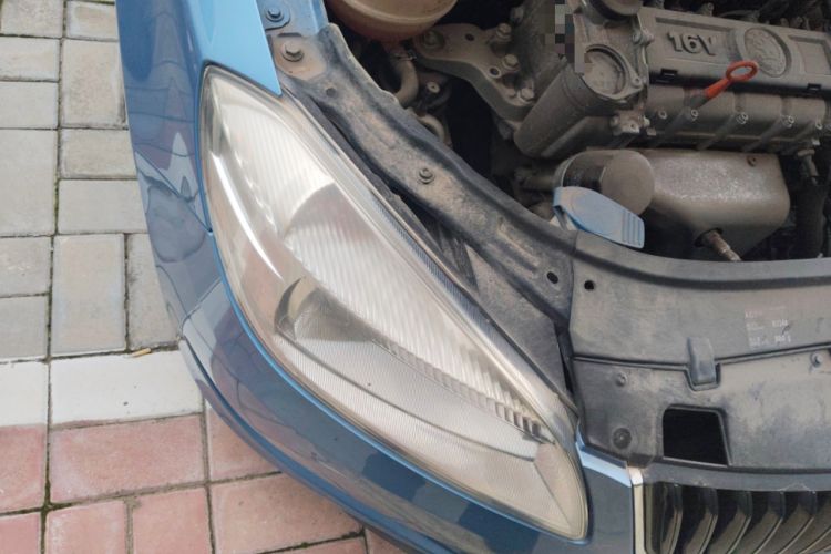 Used Skoda Fabia 2012 1.4L Automatic Crystal Edition Engine Bay Right