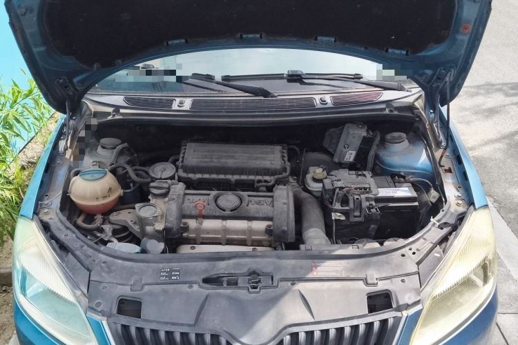 Used Skoda Fabia 2012 1.4L Manual Crystal Edition Engine Bay