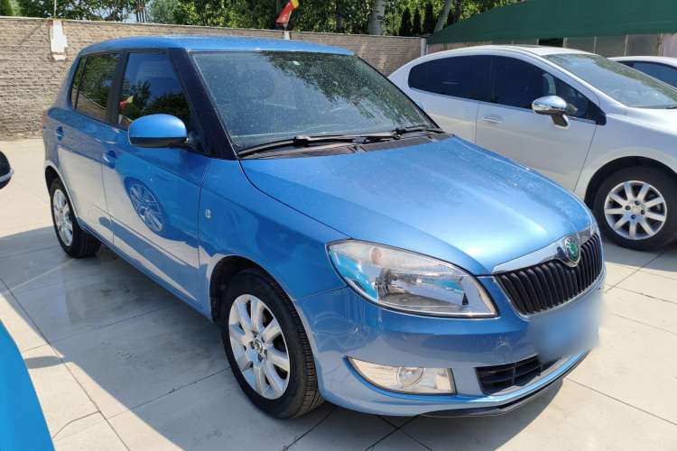 Used Skoda Fabia 2012 1.4L Automatic Crystal Edition Exterior 2