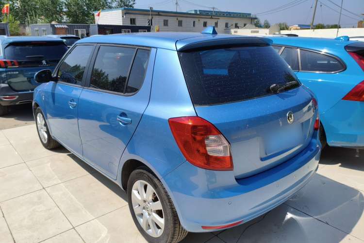 Used Skoda Fabia 2012 1.4L Automatic Crystal Edition Exterior 3