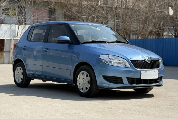 Used Skoda Fabia 2012 1.4L Automatic Crystal Edition Exterior 3