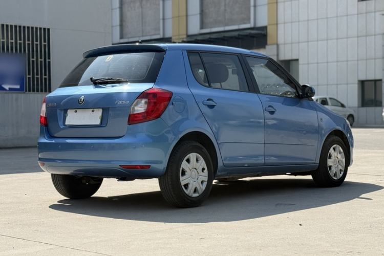Used Skoda Fabia 2012 1.4L Automatic Crystal Edition Exterior 5