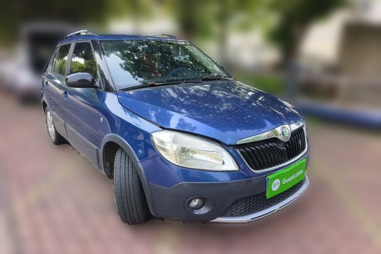 Used Skoda Fabia 2012 1.6L Scout Front Right 45 Deg
