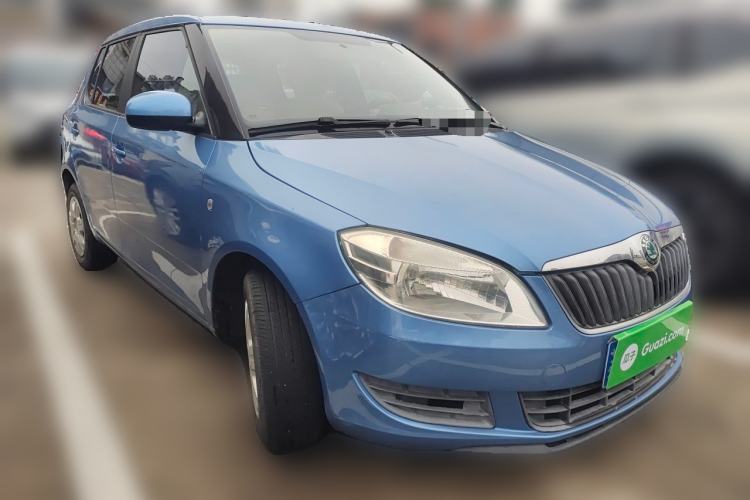 Used Skoda Fabia 2012 1.4L Manual Crystal Edition Front Right 45 Deg