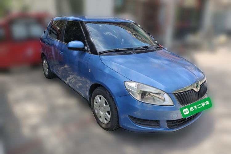 Used Skoda Fabia 2012 1.4L Manual Crystal Edition Front Right 45 Deg