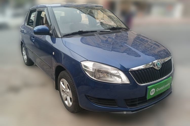 Used Skoda Fabia 2012 1.4L Manual Crystal Edition Front Right 45 Deg