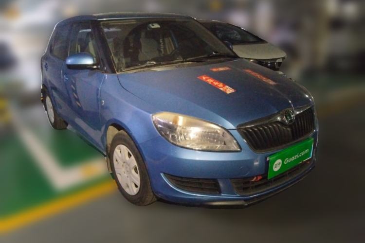 Used Skoda Fabia 2012 1.4L Automatic Crystal Edition Front Right 45 Deg