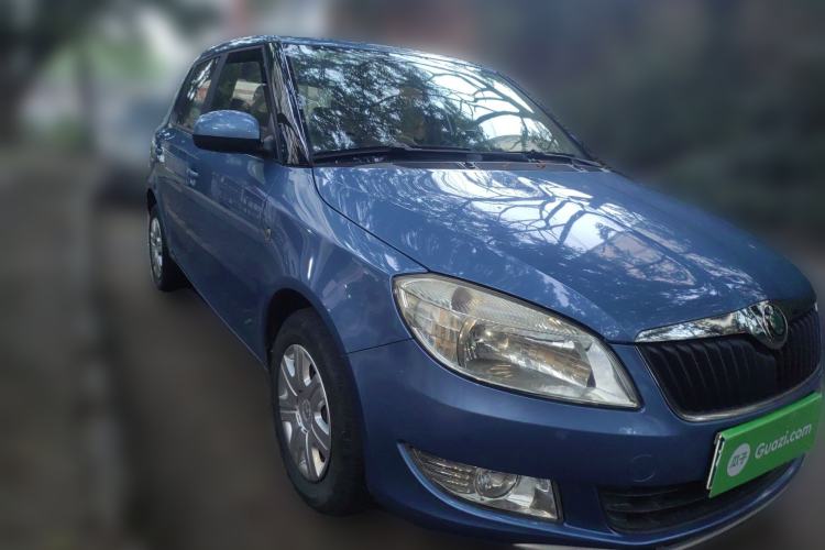 Used Skoda Fabia 2012 1.4L Manual Crystal Edition Front Right 45 Deg