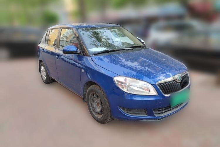 Used Skoda Fabia 2012 1.4L Manual Crystal Edition Front Right 45 Deg