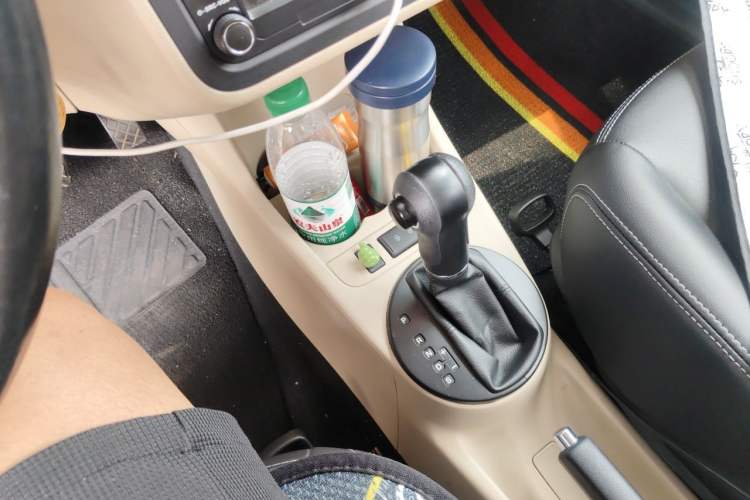 Used Skoda Fabia 2012 1.4L Automatic Crystal Edition Gear Lever