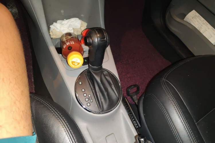 Used Skoda Fabia 2012 1.6L Automatic Crystal Edition Gear Lever
