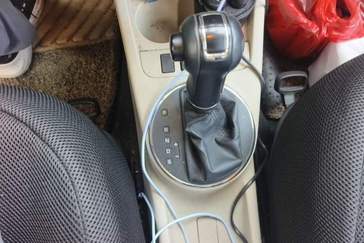Used Skoda Fabia 2012 1.6L Scout Gear Lever