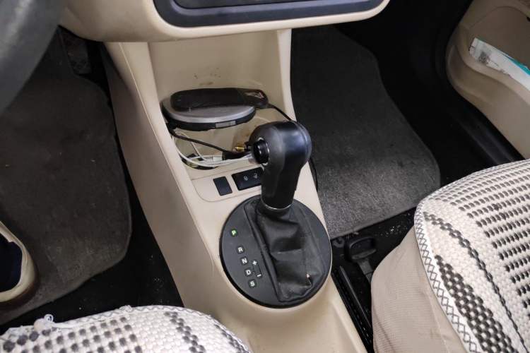 Used Skoda Fabia 2012 1.4L Automatic Crystal Edition Gear Lever
