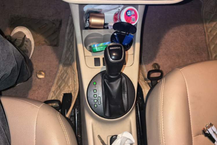 Used Skoda Fabia 2012 1.4L Automatic Crystal Edition Gear Lever
