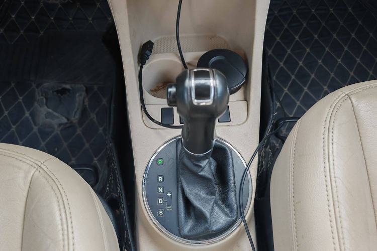 Used Skoda Fabia 2012 1.6L Scout Gear Lever