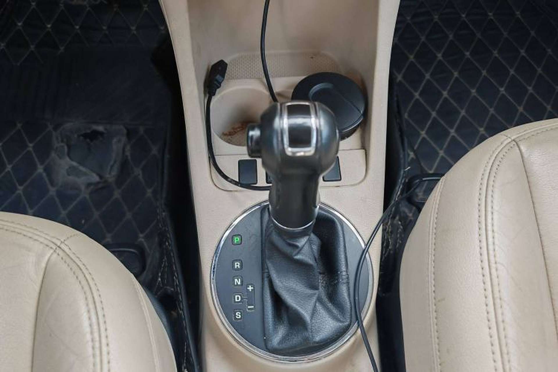 Used Skoda Fabia 2012 1.6L Scout Gear Lever