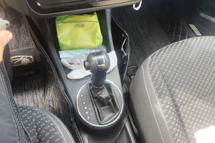 Used Skoda Fabia 2012 1.6L Automatic Cool Black Edition Gear Lever