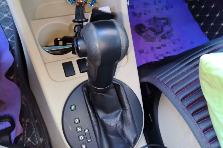 Used Skoda Fabia 2012 1.4L Automatic Crystal Edition Gear Lever