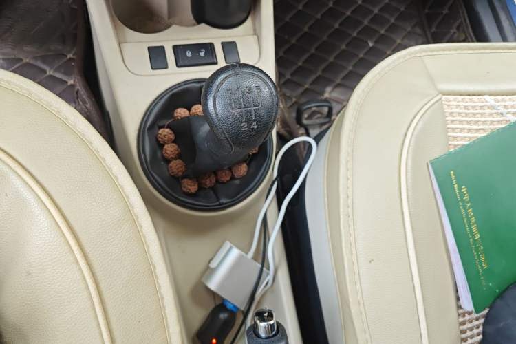 Used Skoda Fabia 2012 1.4L Manual Crystal Edition Gear Lever