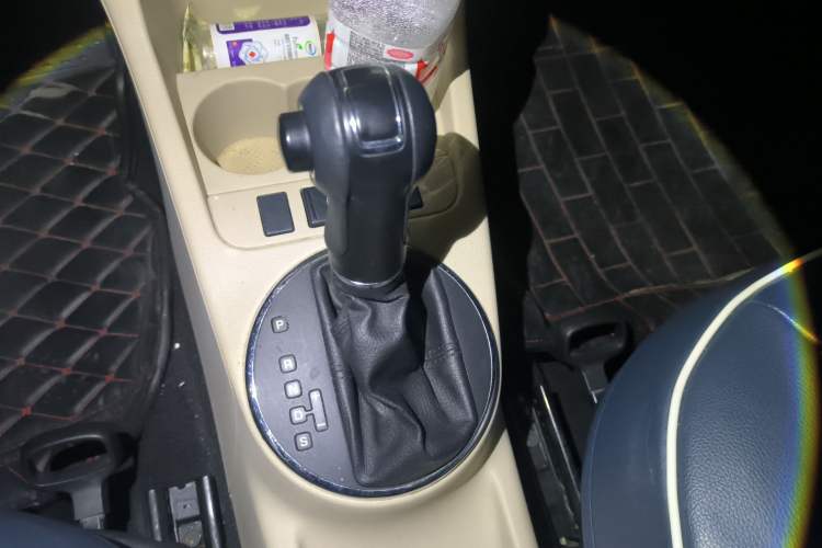Used Skoda Fabia 2012 1.6L Scout Gear Lever