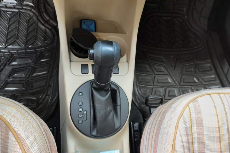 Used Skoda Fabia 2012 1.4L Automatic Crystal Edition Gear Lever