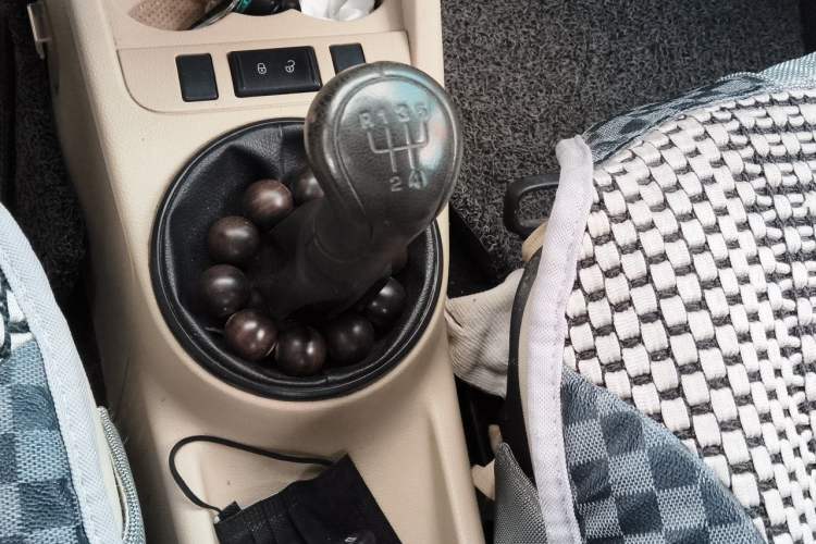 Used Skoda Fabia 2012 1.4L Manual Crystal Edition Gear Lever