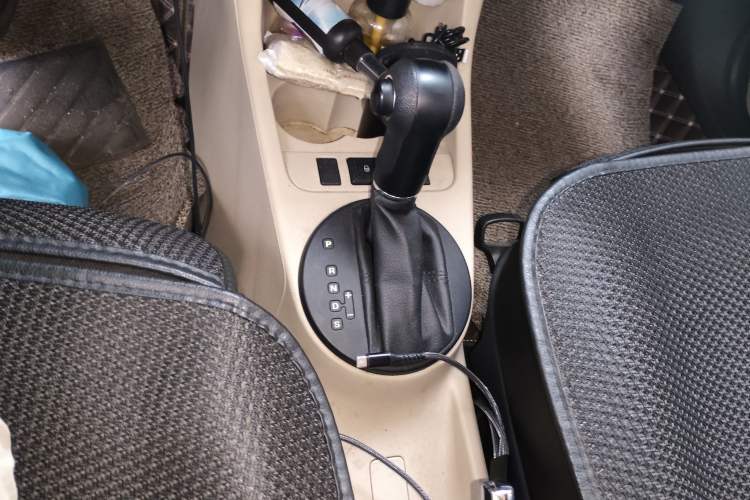 Used Skoda Fabia 2012 1.4L Automatic Crystal Edition Gear Lever