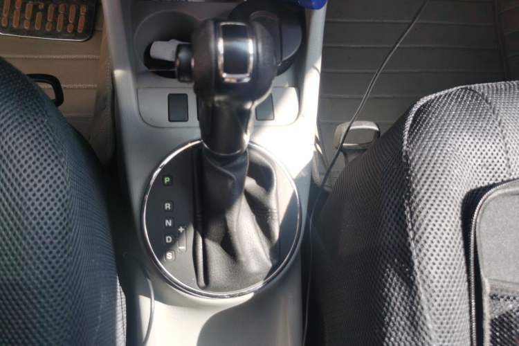 Used Skoda Fabia 2012 1.4L Automatic Crystal Edition Gear Lever