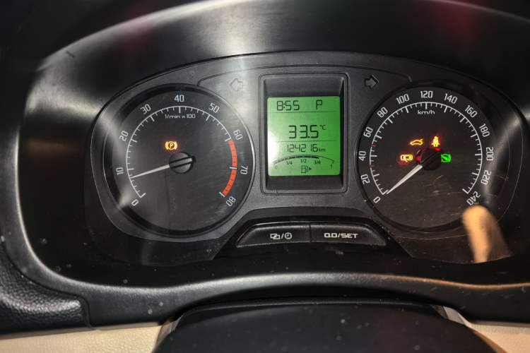 Used Skoda Fabia 2012 1.4L Automatic Crystal Edition Instrument Cluster