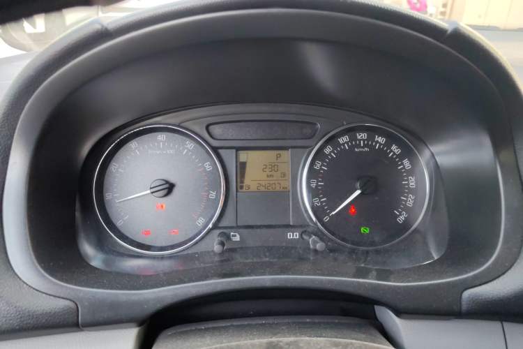 Used Skoda Fabia 2012 1.6L Automatic Crystal Edition Instrument Cluster