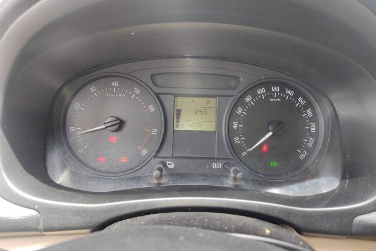 Used Skoda Fabia 2012 1.4L Automatic Crystal Edition Instrument Cluster