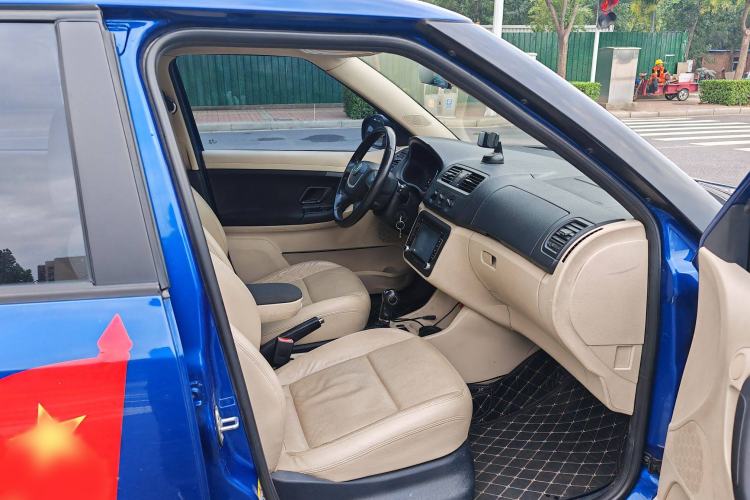 Used Skoda Fabia 2012 1.6L Scout Interior 6