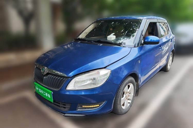 Used Skoda Fabia 2012 1.4L Manual Crystal Edition Guazi used car, China used car export, Used car for sale, Used cars, Cheapest cars for sale