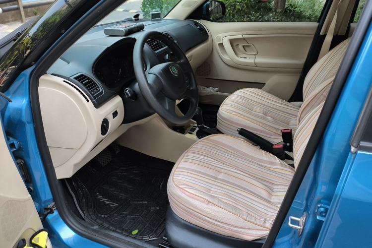 Used Skoda Fabia 2012 1.4L Automatic Crystal Edition Left Front Seat