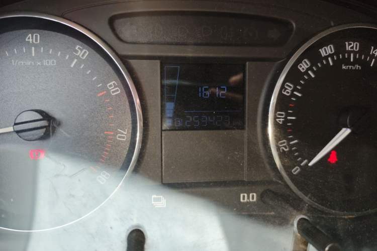 Used Skoda Fabia 2012 1.4L Manual Jingling Edition Odometer Close Up