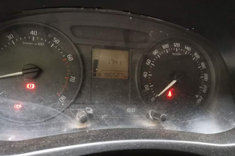Used Skoda Fabia 2012 1.4L Manual Crystal Edition Odometer Close Up