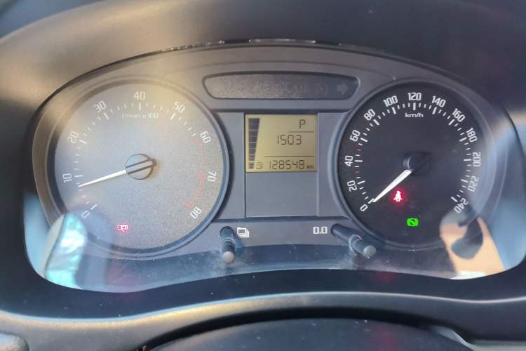 Used Skoda Fabia 2012 1.4L Automatic Crystal Edition Odometer Close Up