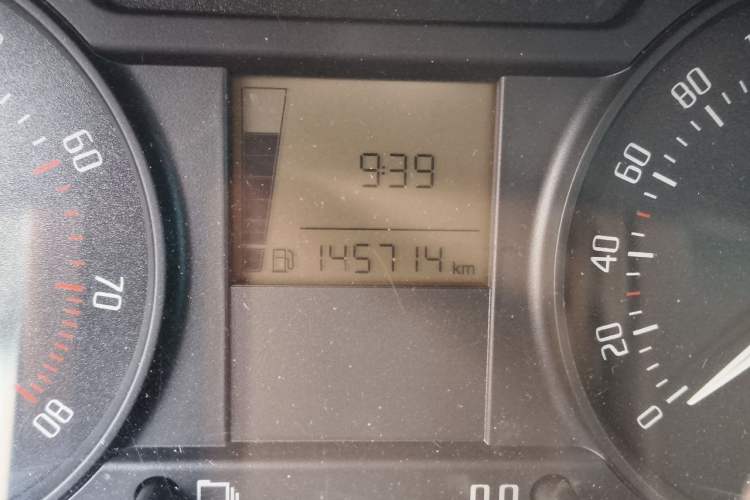 Used Skoda Fabia 2012 1.4L Manual Crystal Edition Odometer Close Up