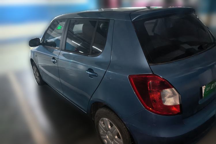 Used Skoda Fabia 2012 1.4L Automatic Crystal Edition Rear Left 45 Deg